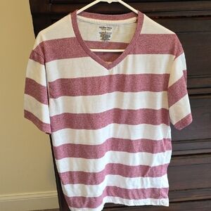 Men’s Short Sleeve V-Neck Stripe Tee in White and Dusty Rose